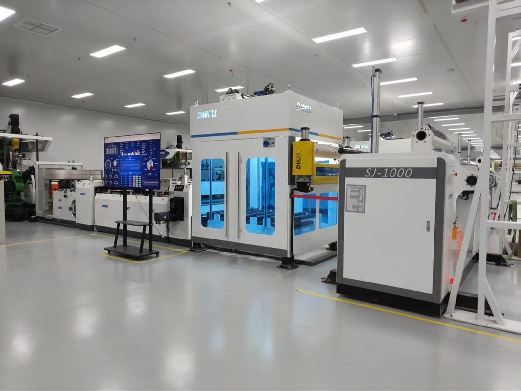 工厂设备装机现场 杰伟机械热成型吸塑与挤出生产设备实景展示